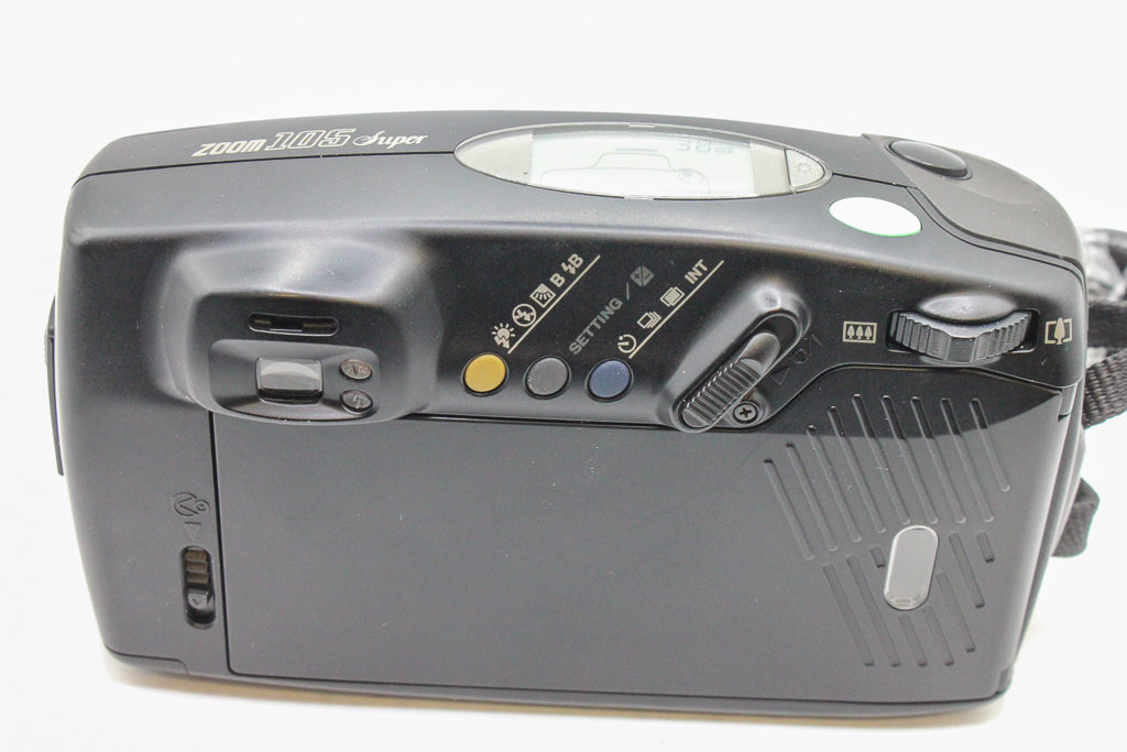 Pentax Zoom 105 Super 35mm Film Camera. (Used)