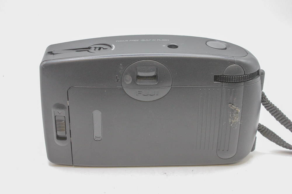 Halina Vision XMS Mini 35mm Compact film Camera. (Used)