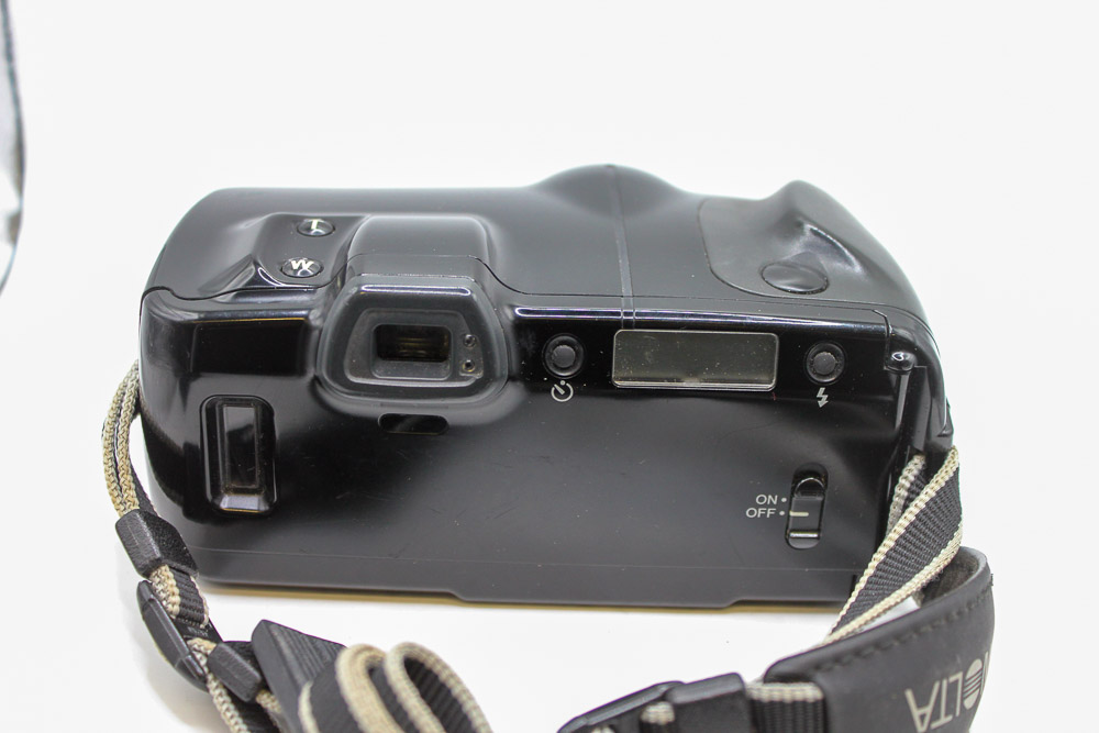 Minolta Riva Zoom 105i 35mm Film Camera (Used)