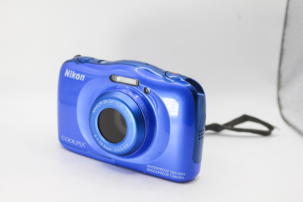 Nikon Coolpix S33 Digital Compact Camera. (Used)