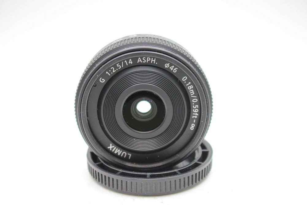 Panasonic 14mm F2.5 G lens for Micro Four Third (Used)